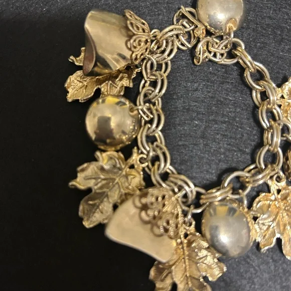 Antique Gold Leaf Charm Bracelet - Picture 5 of 5